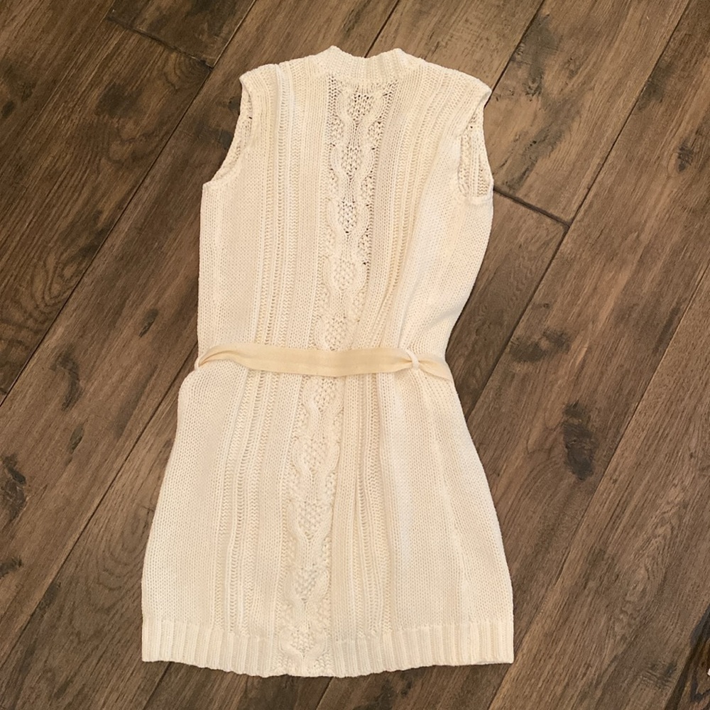Cotton sleeveless wrap sweater - Picture 2 of 2
